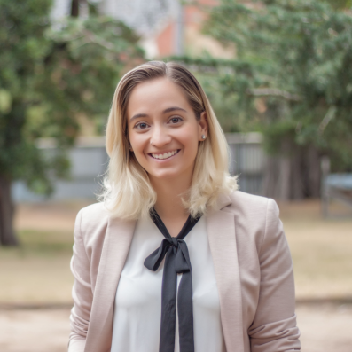 Laura Vellozo Speaker image