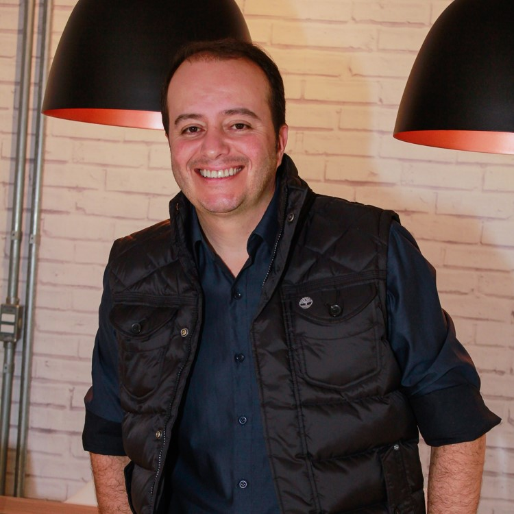 Marcelo Flores Speaker image
