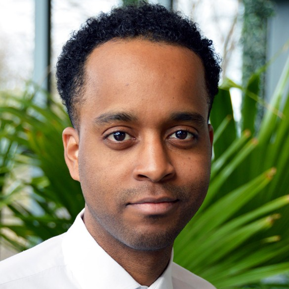 Maurice Hinton Speaker image